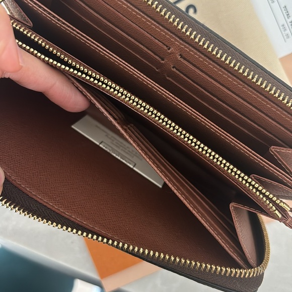 Wallet - Picture 4 of 6